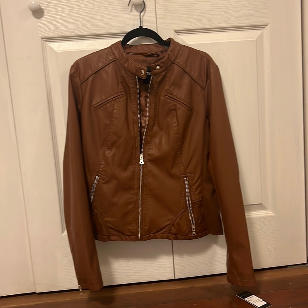GUESS JACKET.